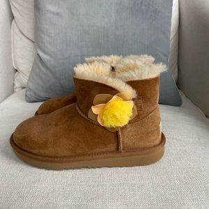 Like New girls Uggs
